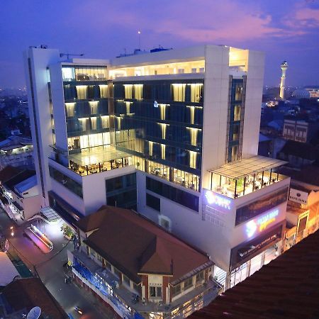 Pasar Baru Square Hotel בנדונג מראה חיצוני תמונה
