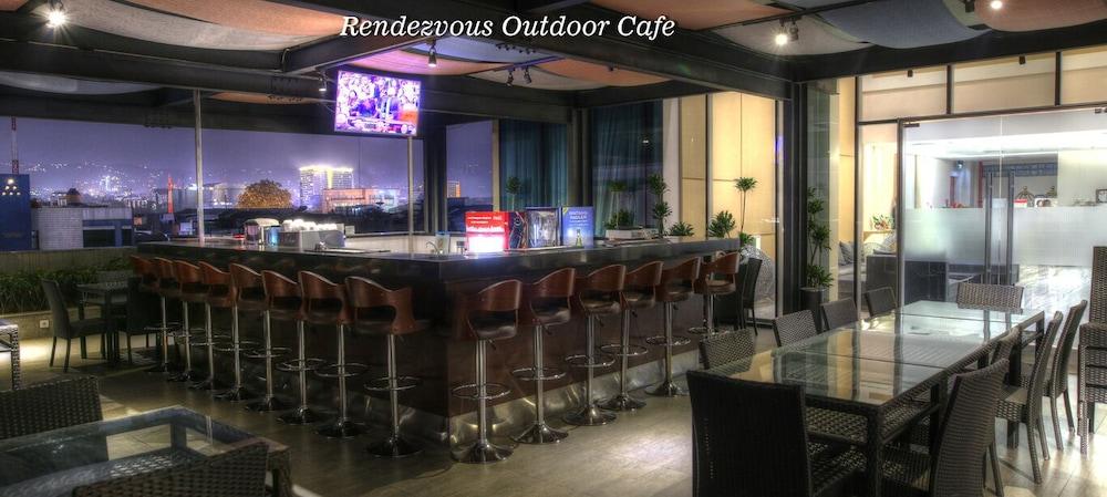 Pasar Baru Square Hotel בנדונג מראה חיצוני תמונה