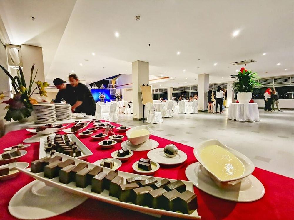 Pasar Baru Square Hotel בנדונג מראה חיצוני תמונה
