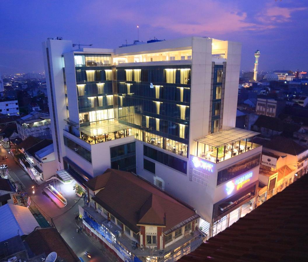 Pasar Baru Square Hotel בנדונג מראה חיצוני תמונה