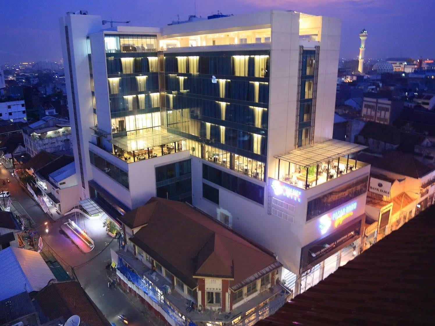 Pasar Baru Square Hotel בנדונג מראה חיצוני תמונה